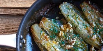 Samantha Vallejo Nágera - Recetas - Endivias braseadas, nueces y semillas de hinojo